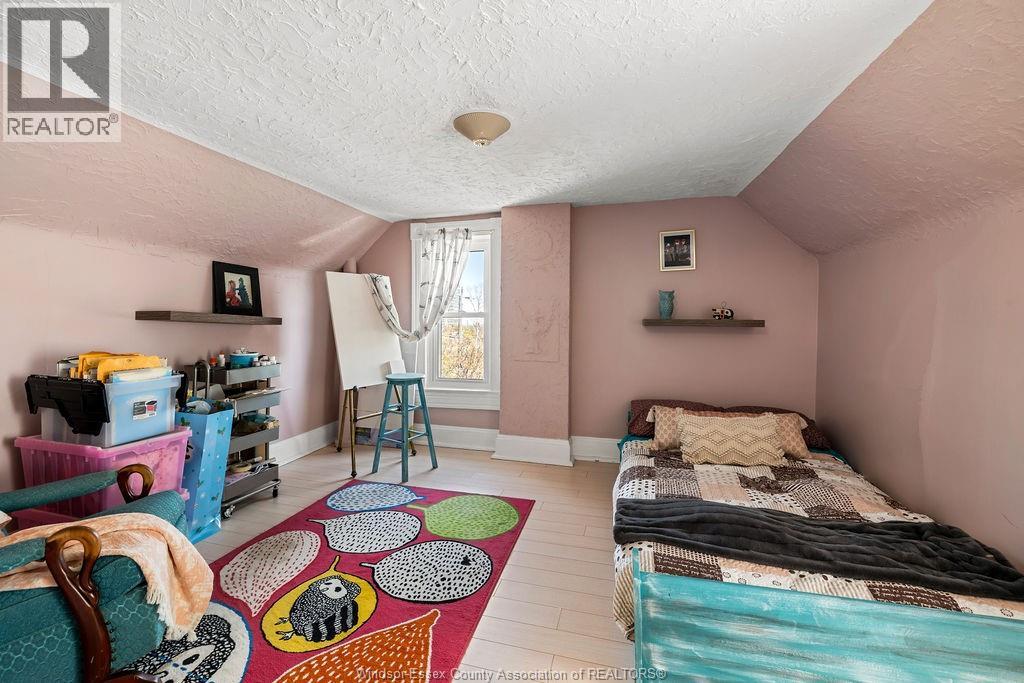 274 CRAWFORD AVENUE - 35