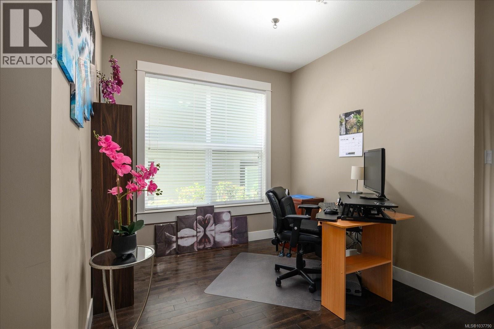 6196 Strathcona Pl - 8