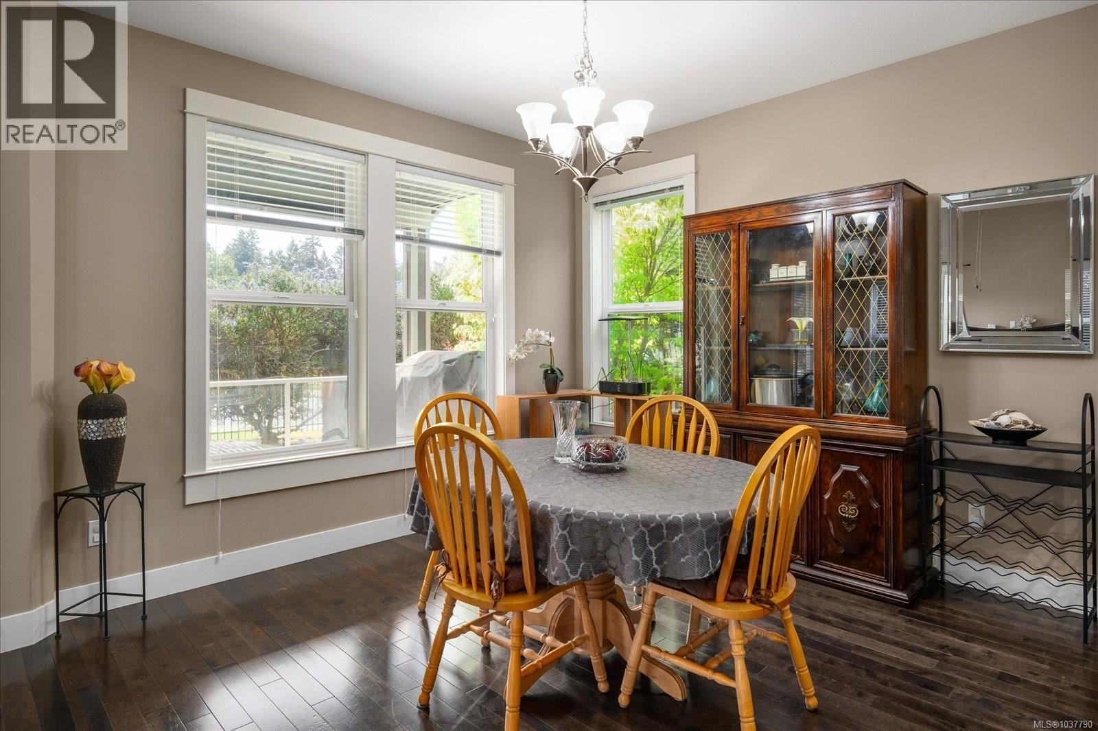 6196 Strathcona Pl - 14