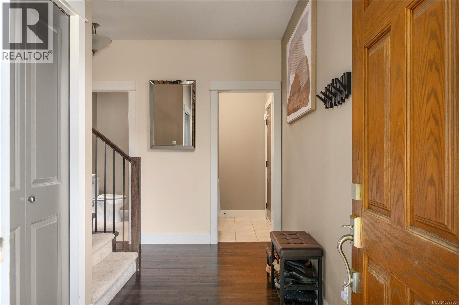 6196 Strathcona Pl - 3