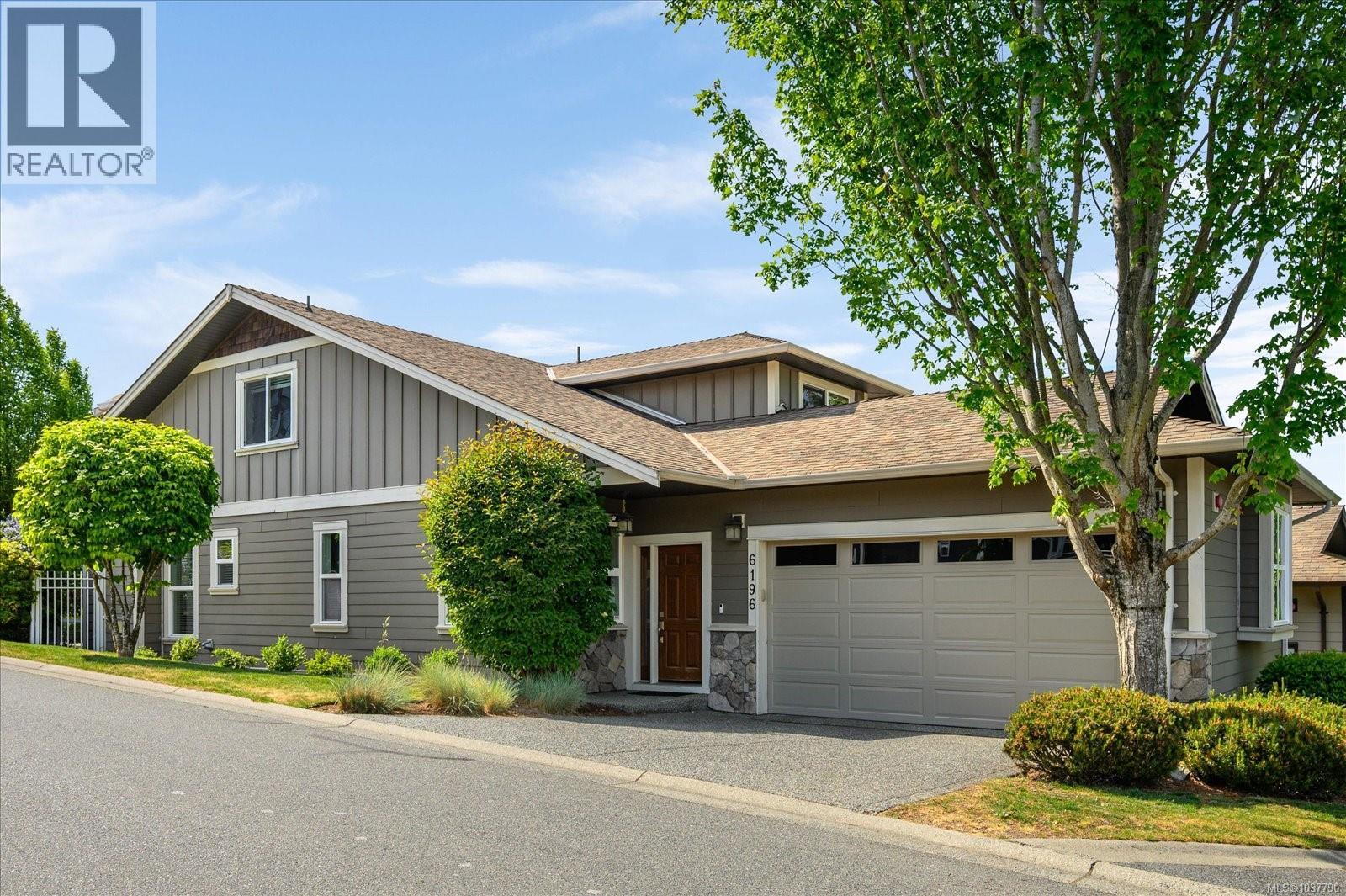 6196 Strathcona Pl - 1