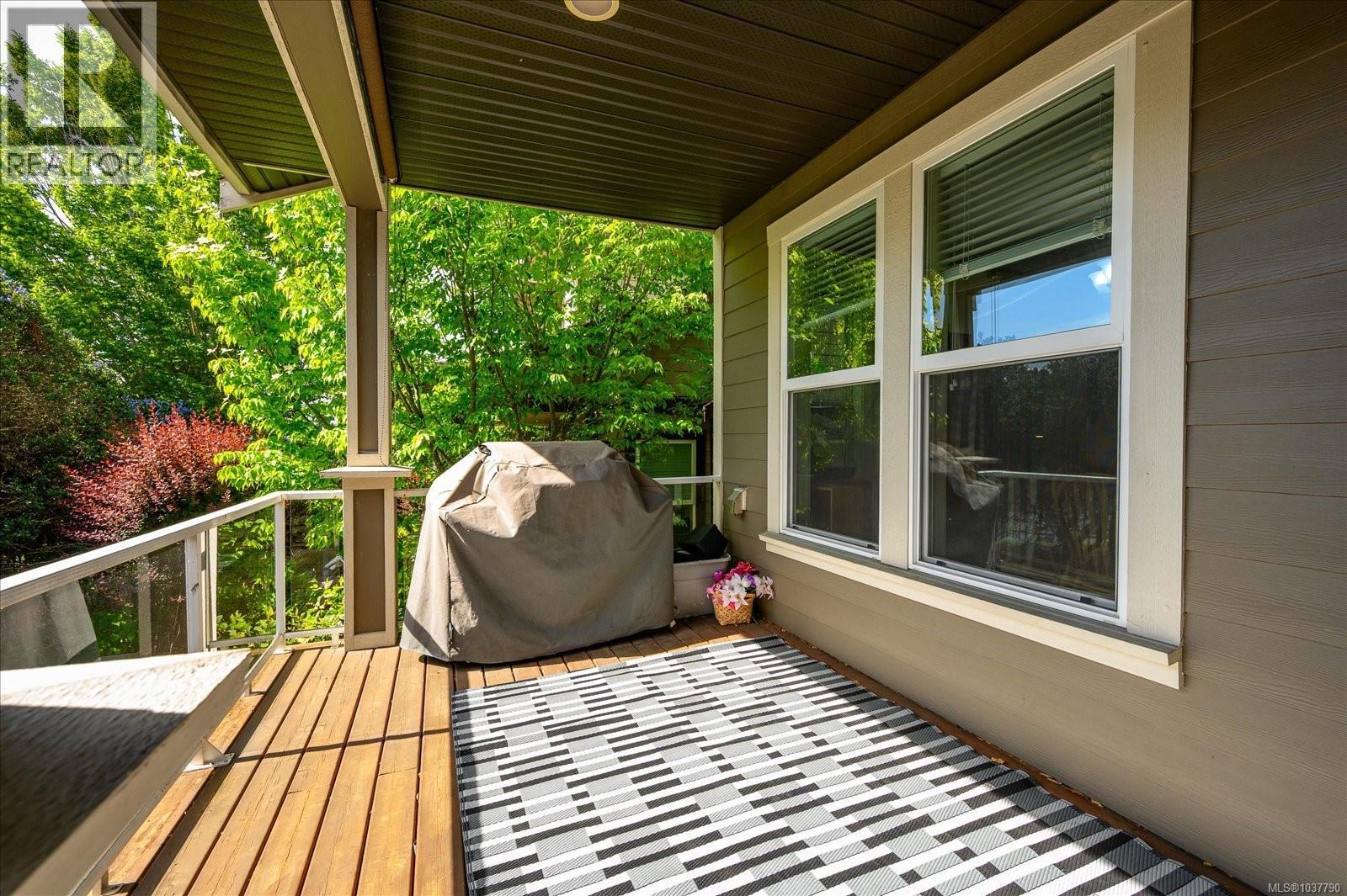 6196 Strathcona Pl - 21