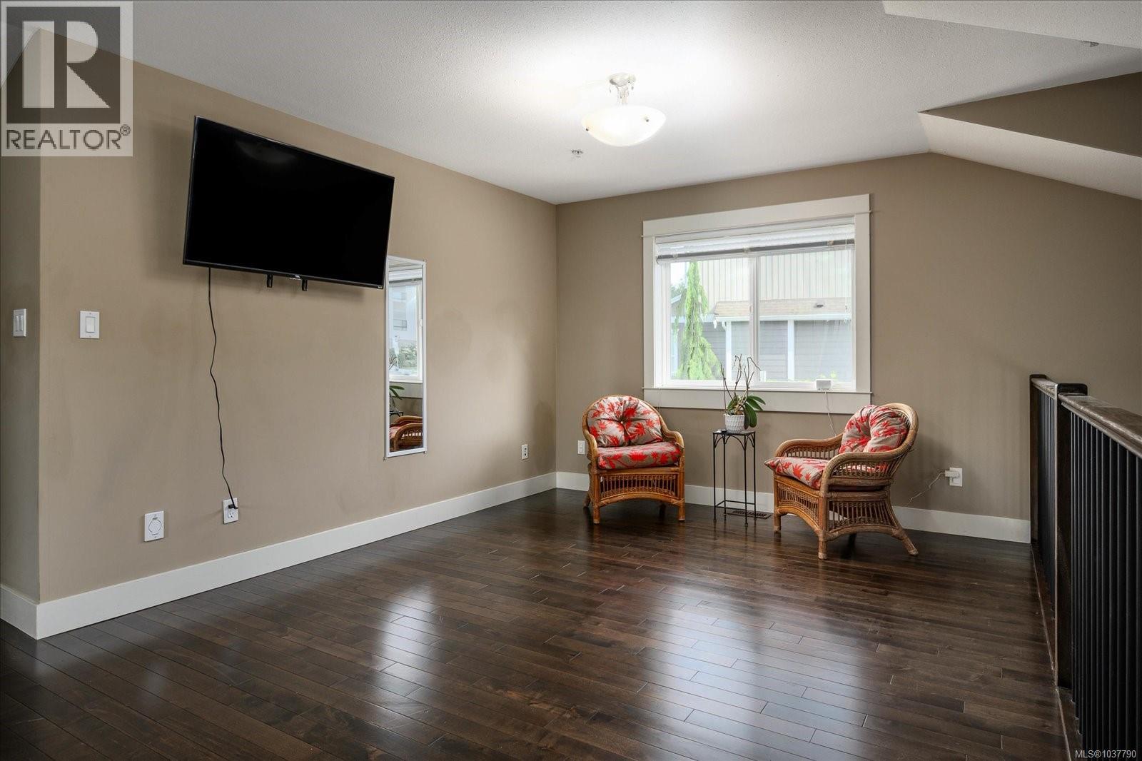 6196 Strathcona Pl - 31
