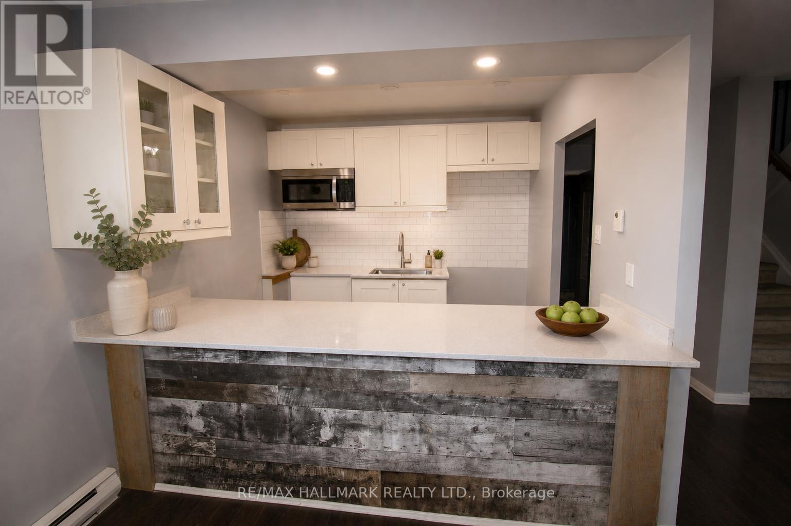 #40 1016 FALGARWOOD DRIVE - 10