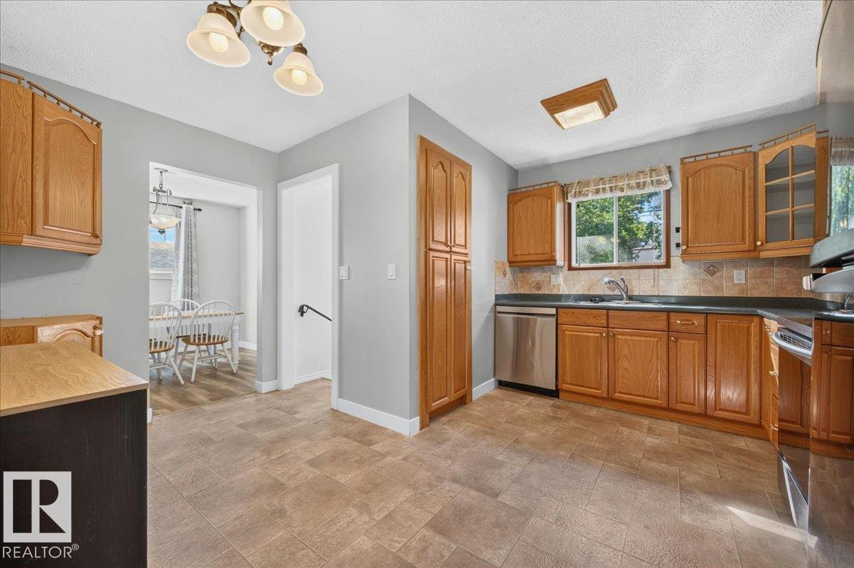 4836 49 ST — photo 20