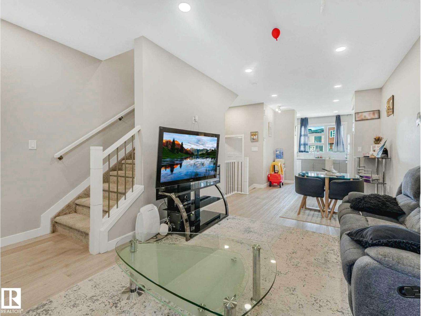 #92 17635 58 ST NW - 10