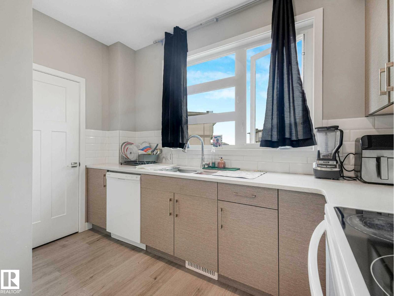#92 17635 58 ST NW - 5