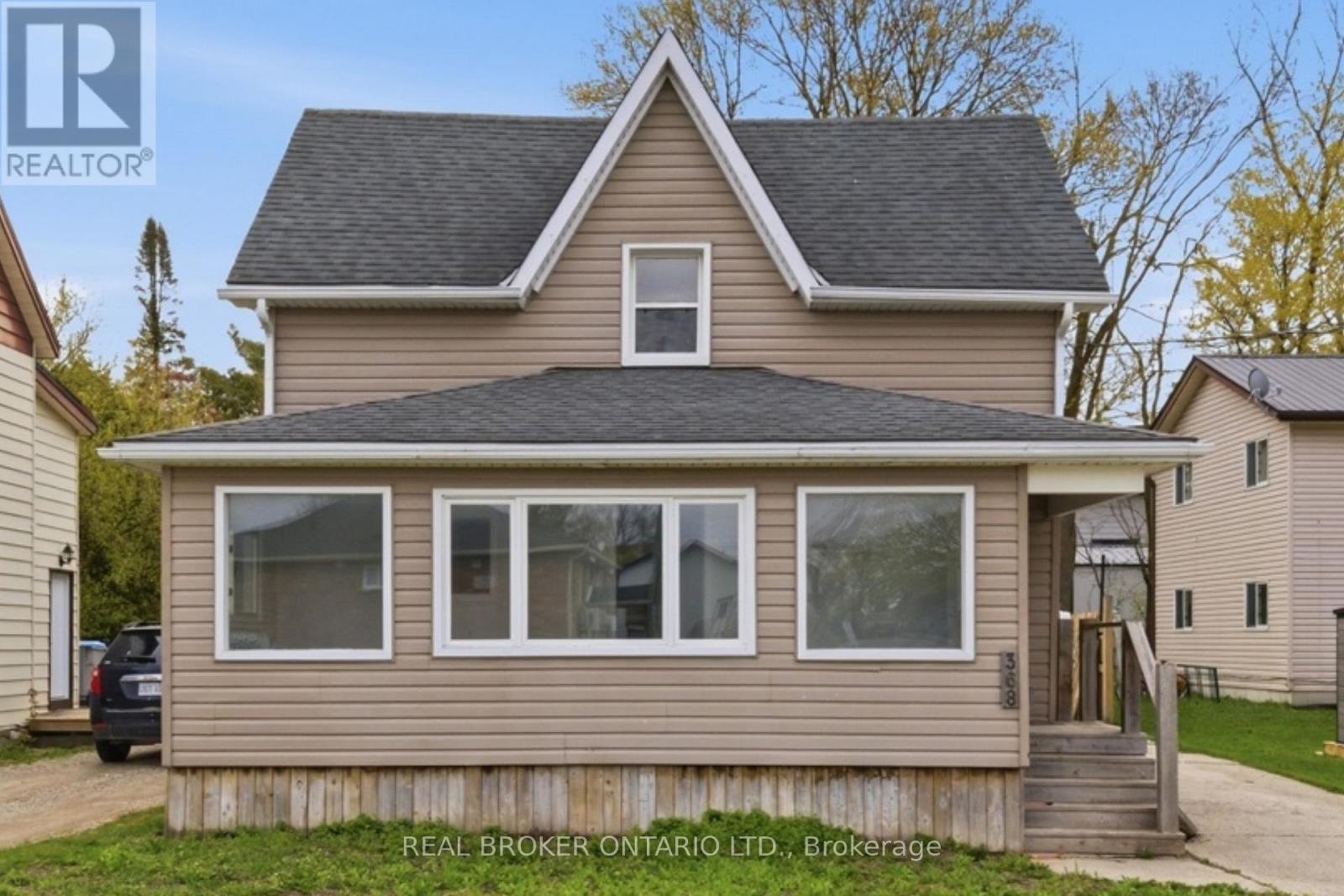 368 WELLINGTON AVENUE S - 3