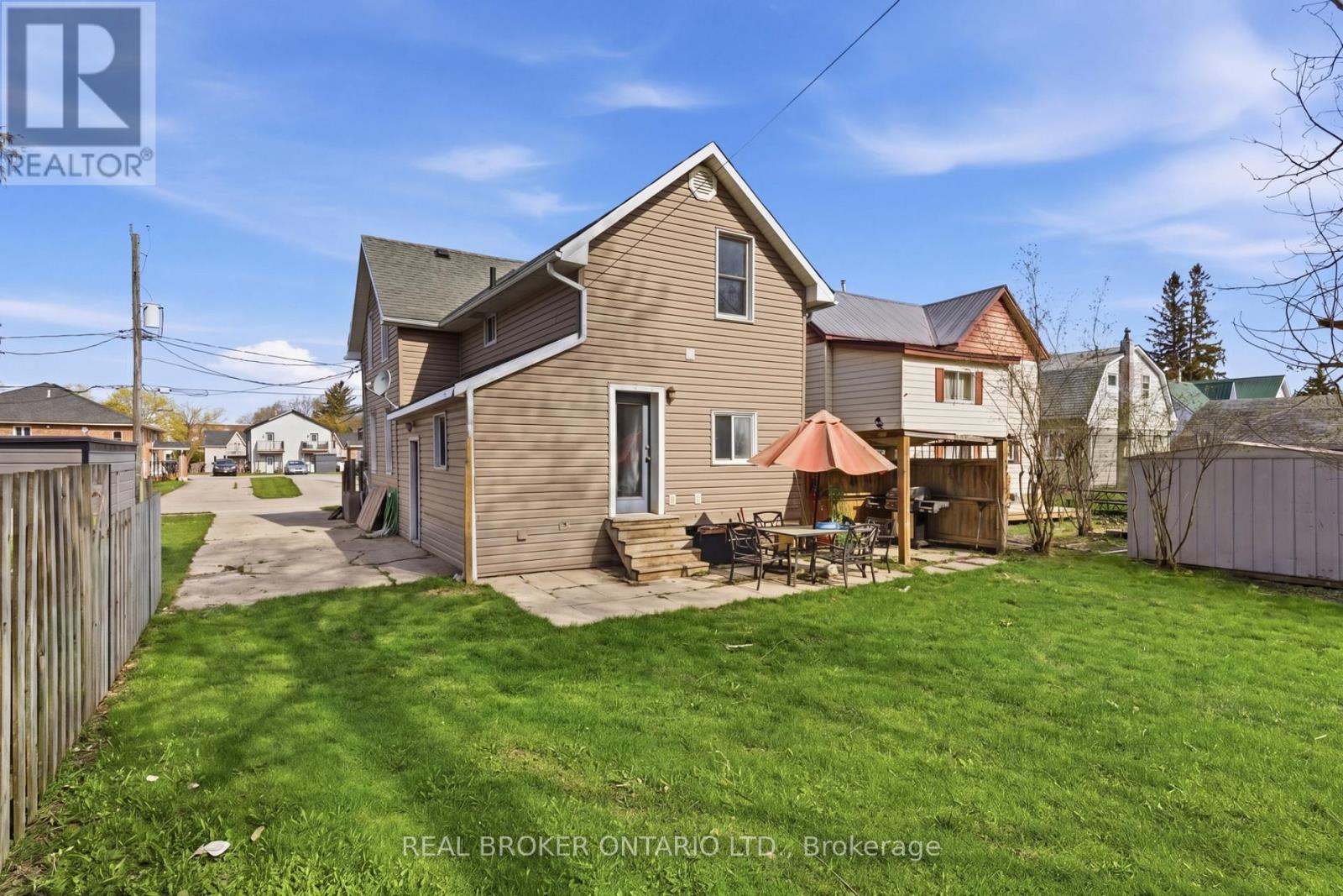 368 WELLINGTON AVENUE S - 36