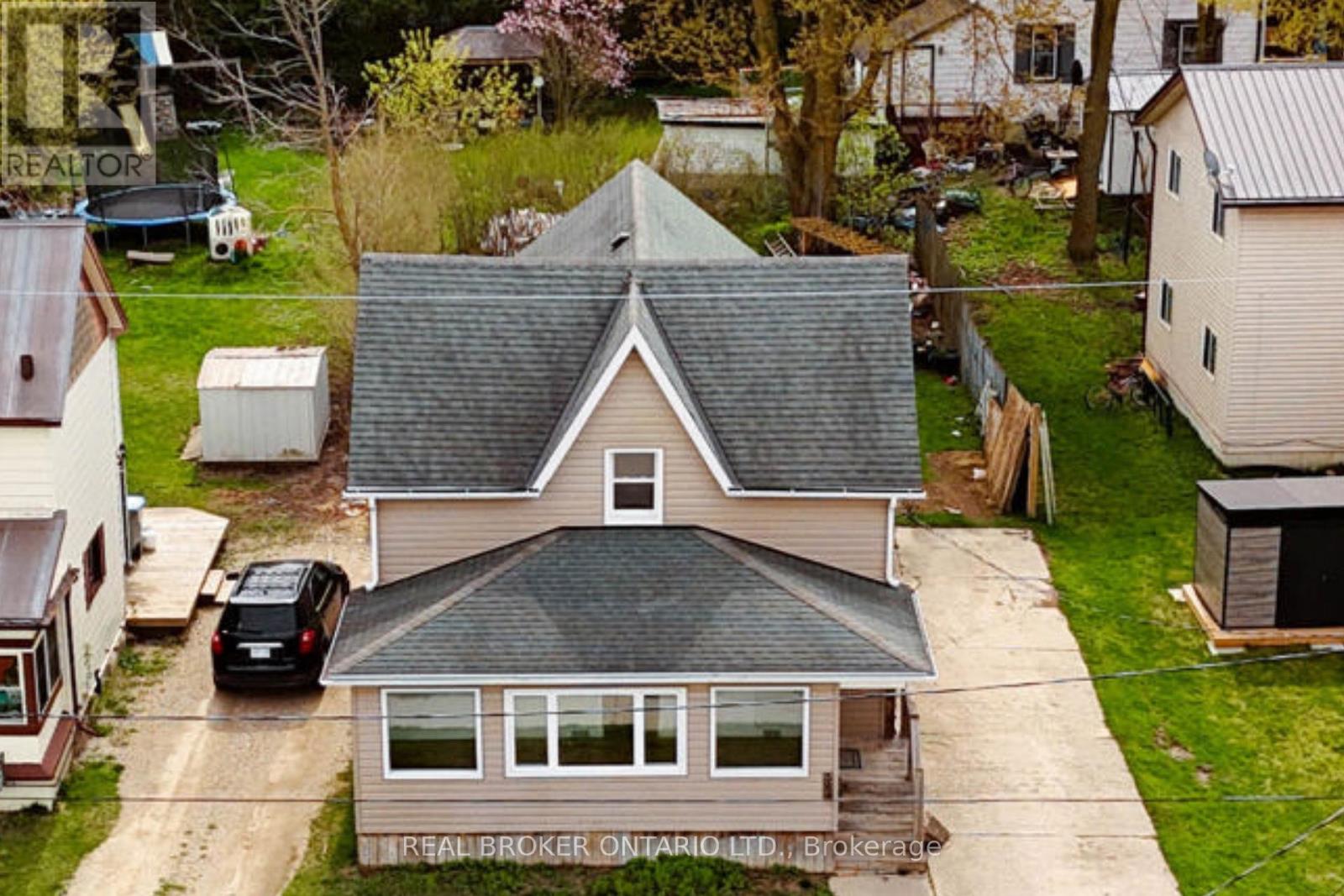 368 WELLINGTON AVENUE S - 4