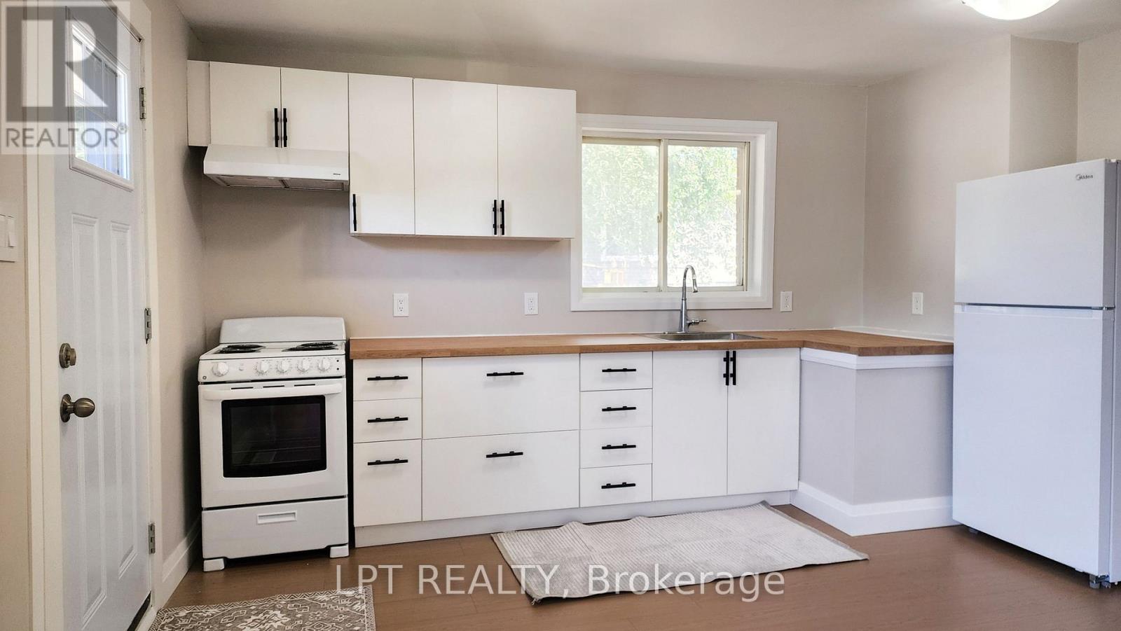 43 NEWBURY DRIVE - 4