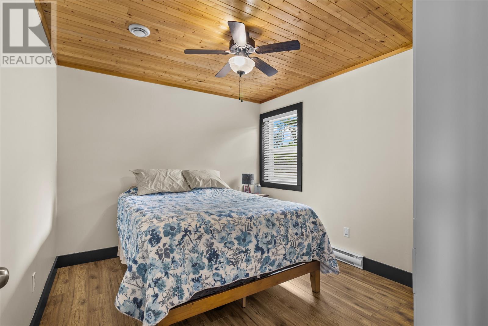 8N Country Lane - 15