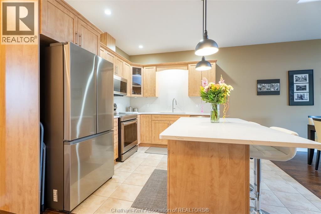 27 McIntosh AVENUE - 13