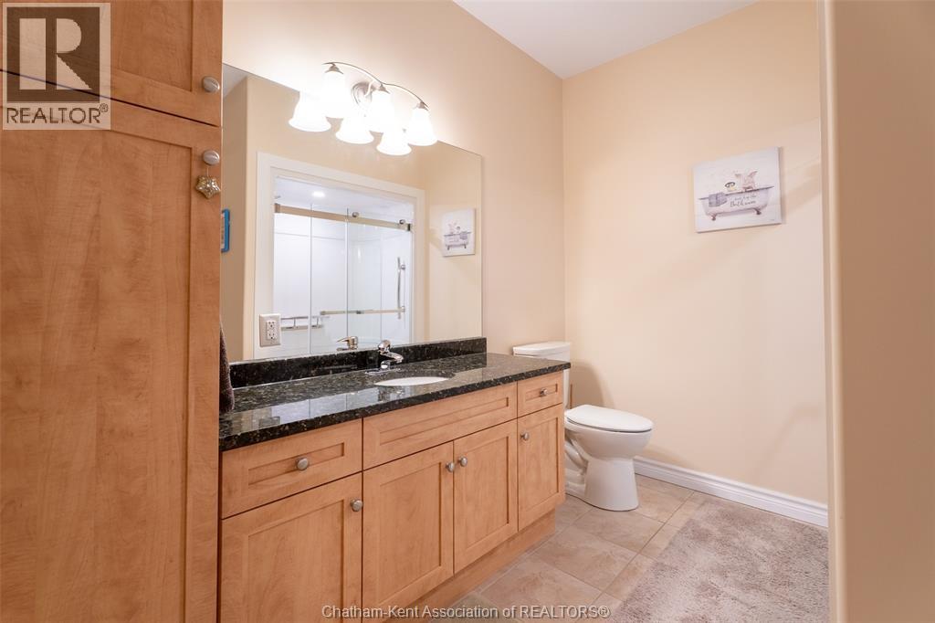 27 McIntosh AVENUE - 25