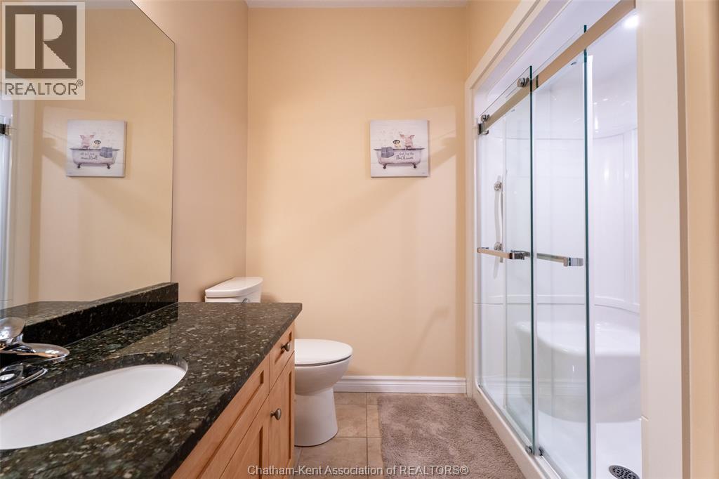 27 McIntosh AVENUE - 26