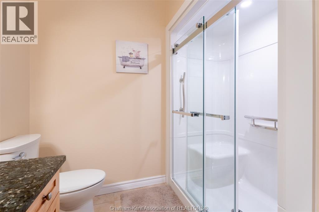 27 McIntosh AVENUE - 27