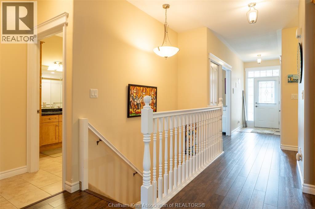 27 McIntosh AVENUE - 28
