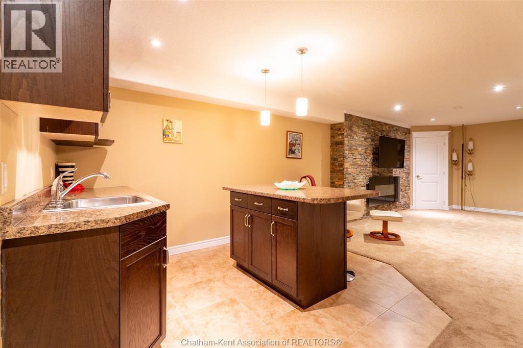 27 McIntosh AVENUE - 29