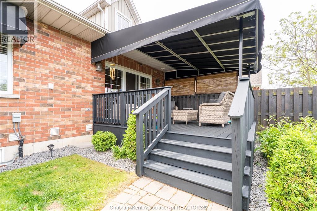27 McIntosh AVENUE - 43
