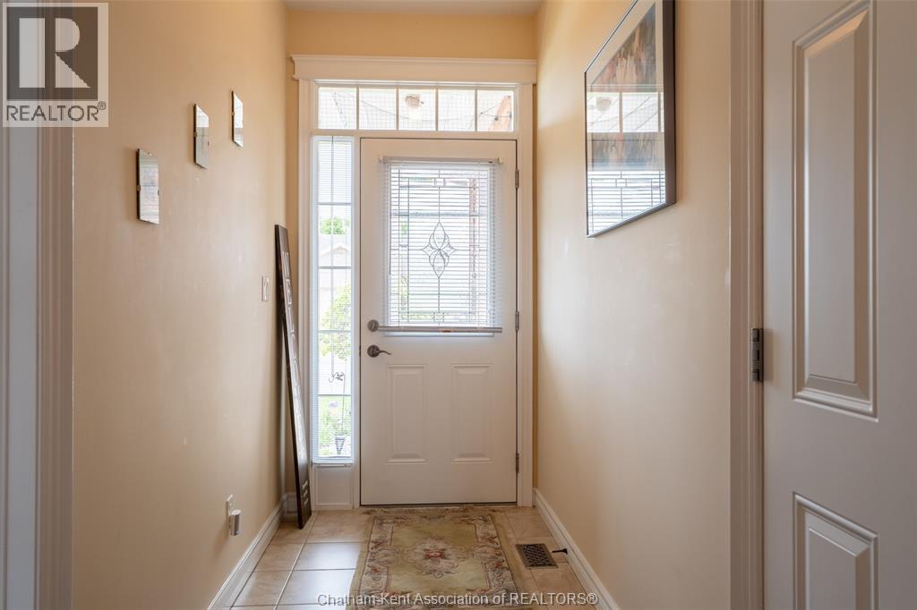 27 McIntosh AVENUE - 5