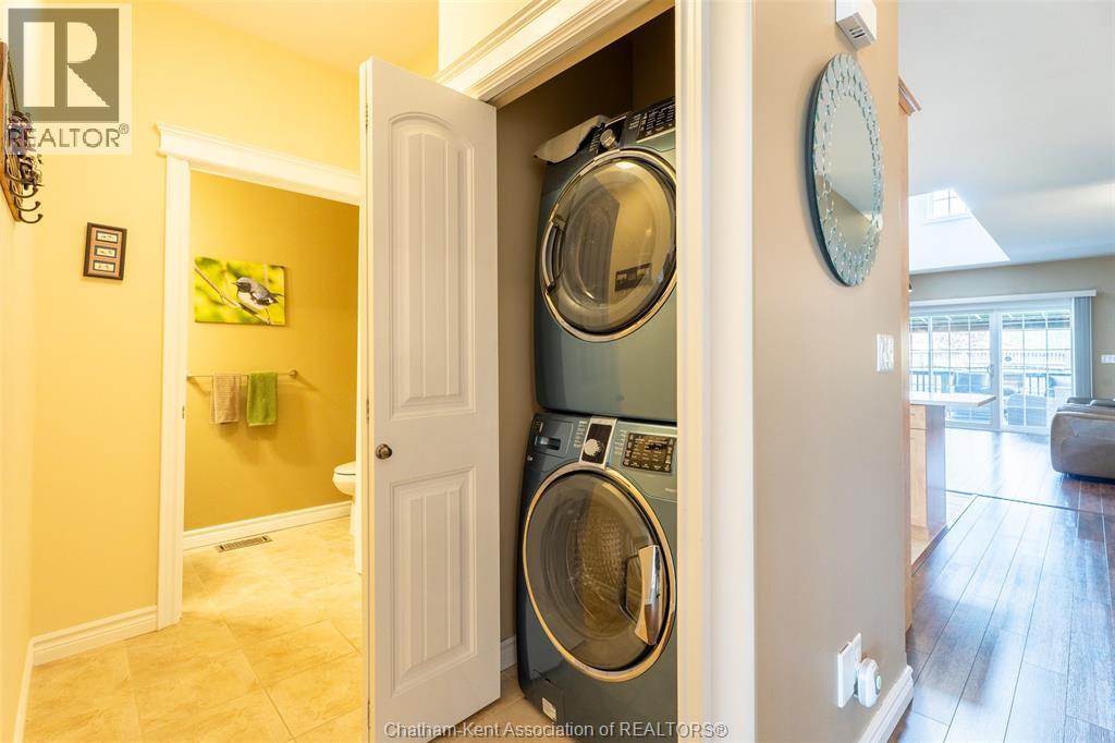 27 McIntosh AVENUE - 9