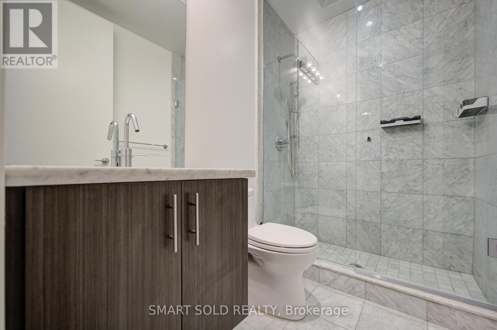 #436 39 QUEENS QUAY E - 25