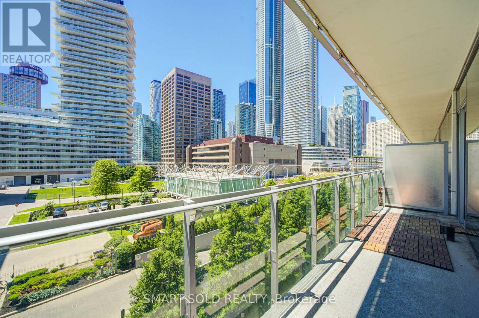 #436 39 QUEENS QUAY E - 29