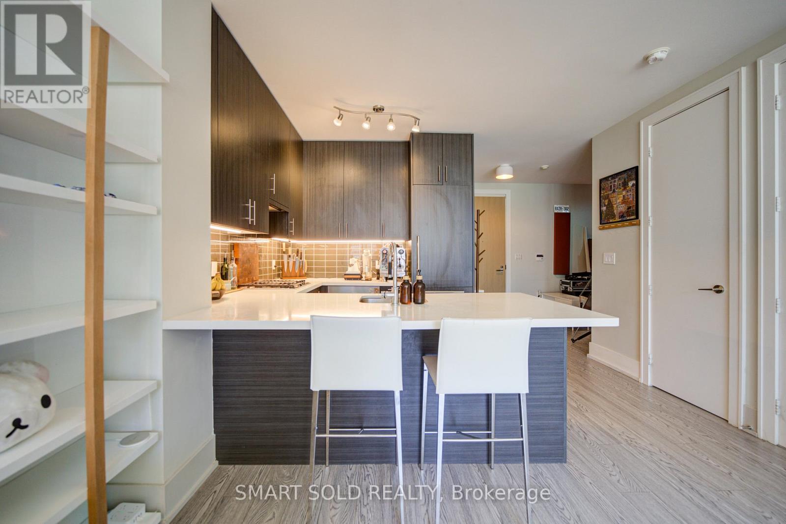 #436 39 QUEENS QUAY E - 5