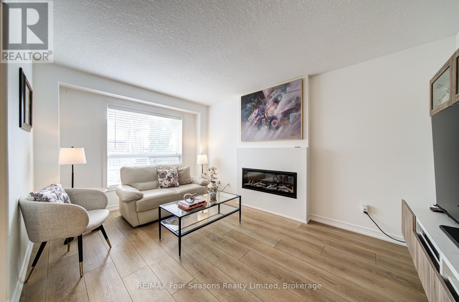 60 BARR STREET - 18