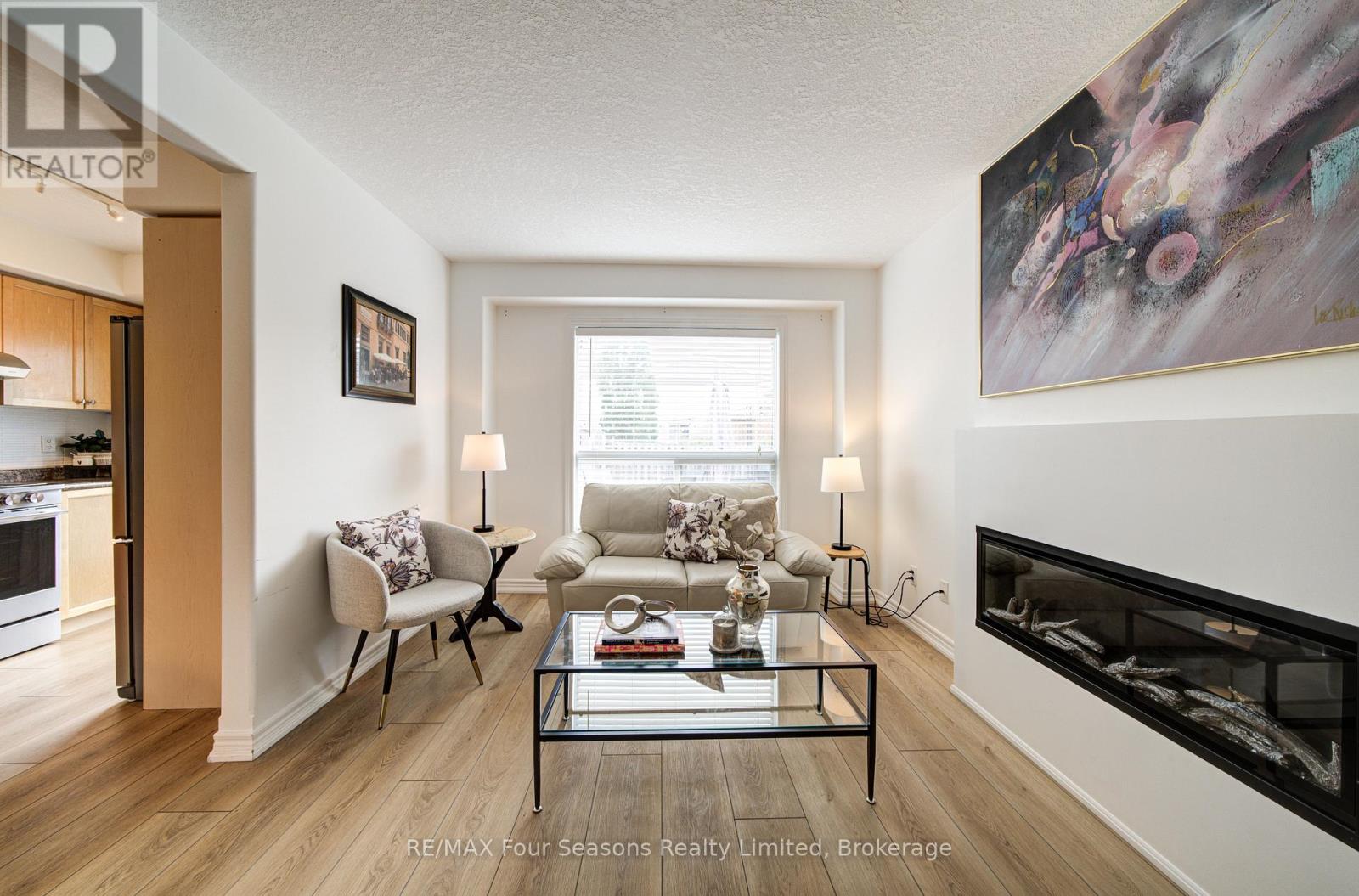 60 BARR STREET - 19