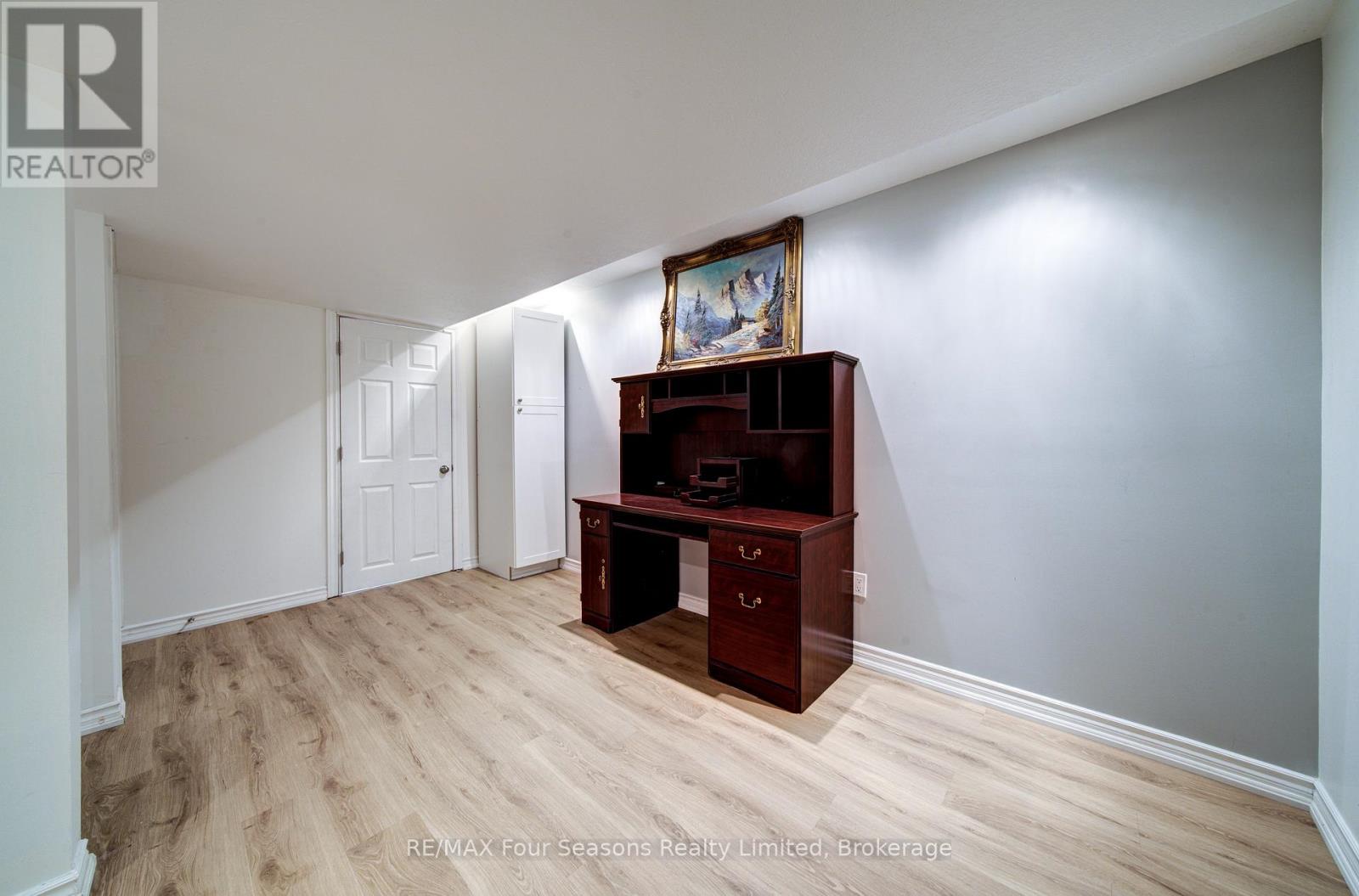 60 BARR STREET - 34