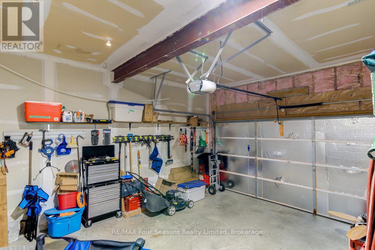 60 BARR STREET - 37