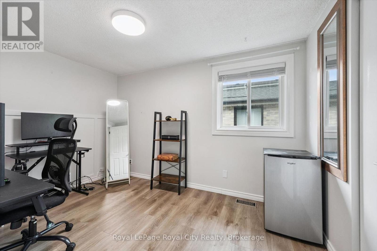300 AUDEN ROAD - Image 13