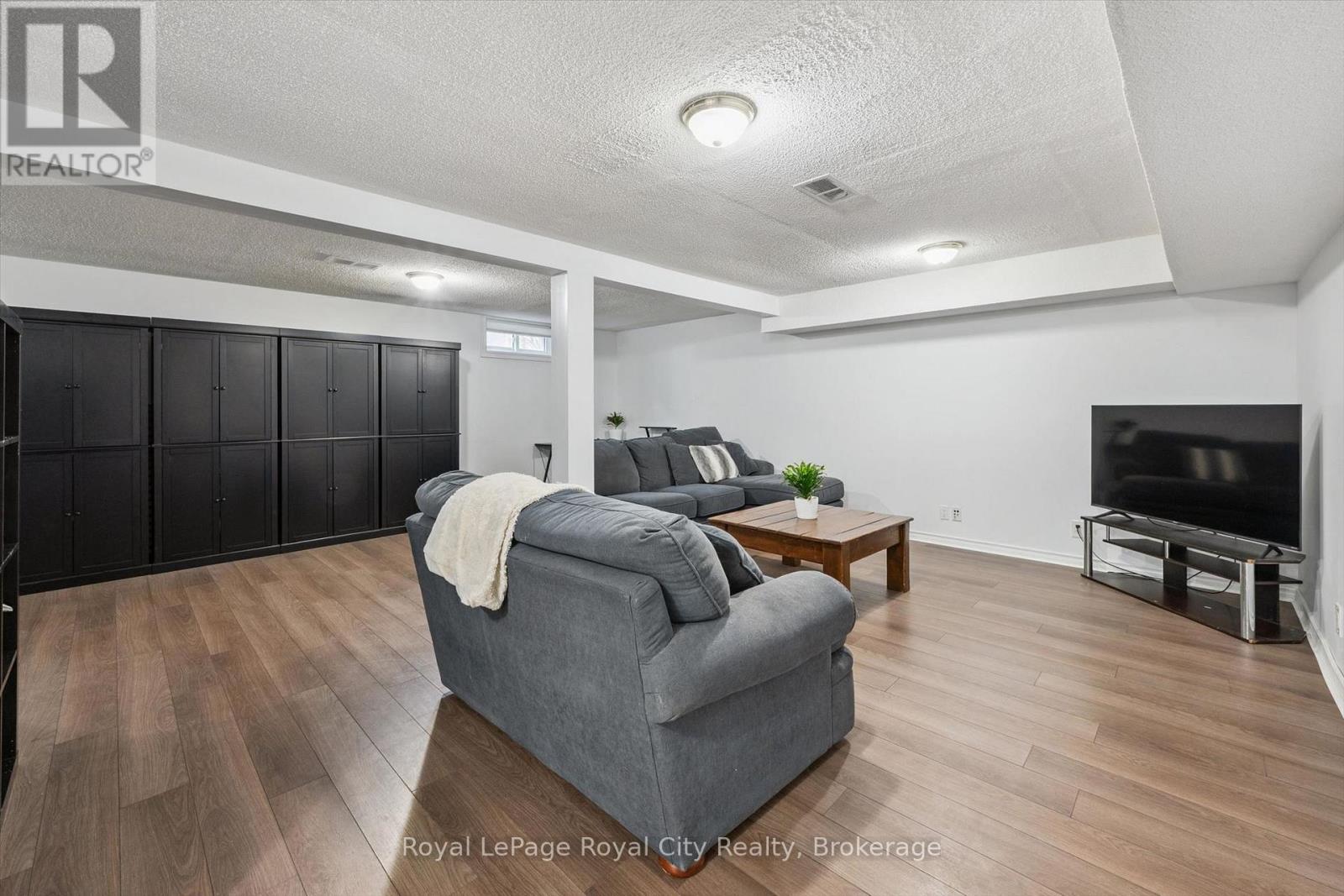 300 AUDEN ROAD - Image 16