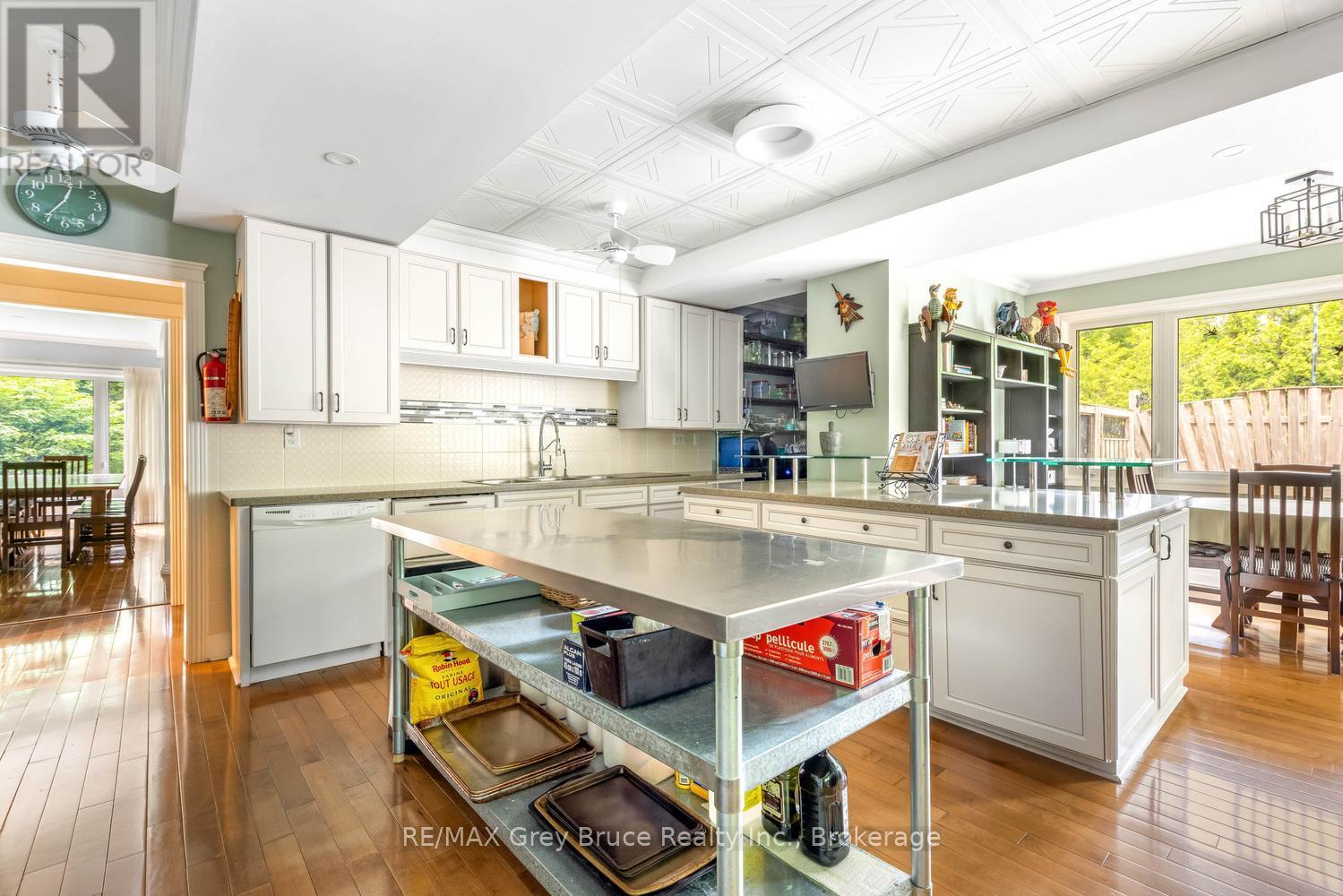 424 HURON ROAD - Image 16