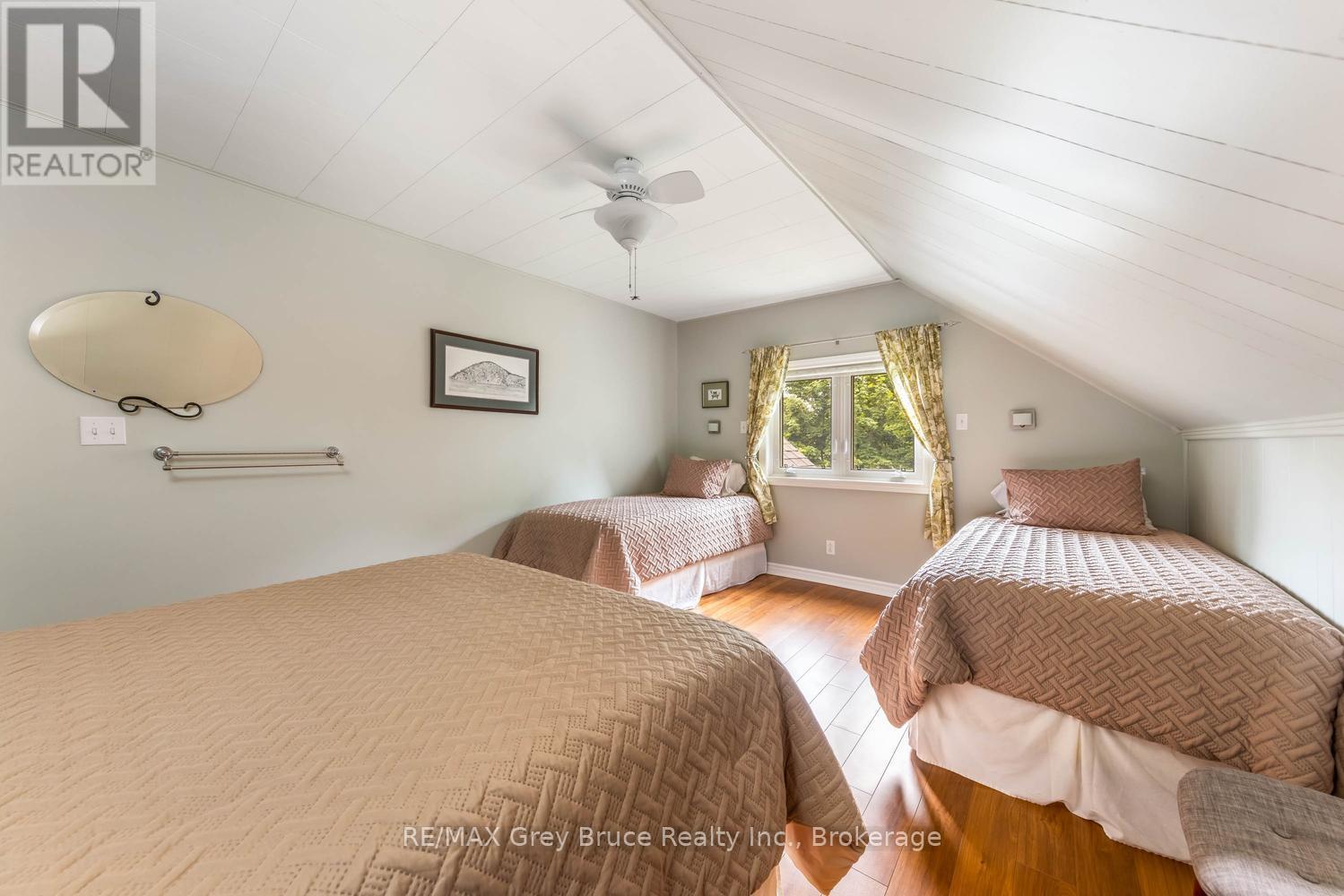 424 HURON ROAD - Image 32