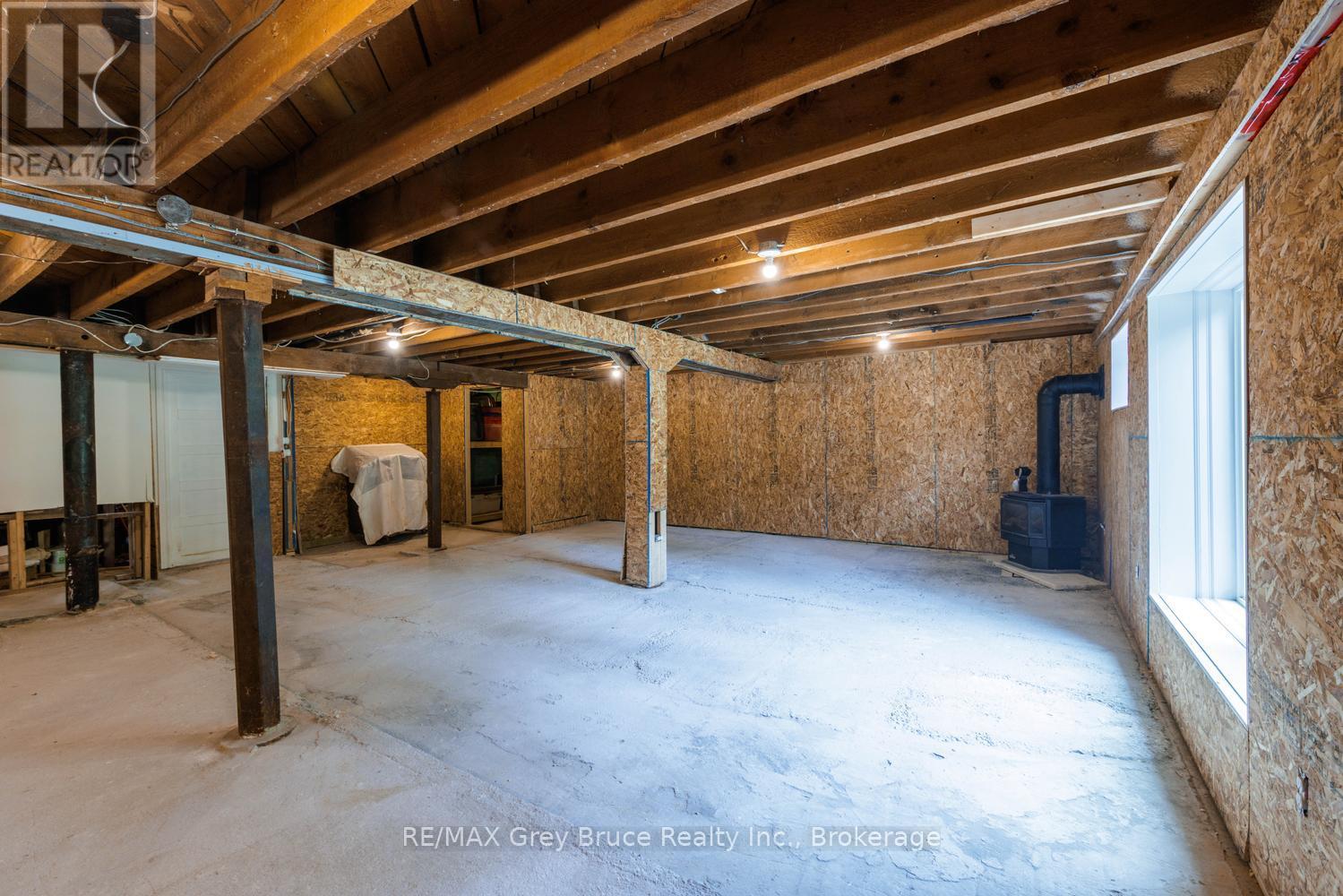 424 HURON ROAD - Image 36