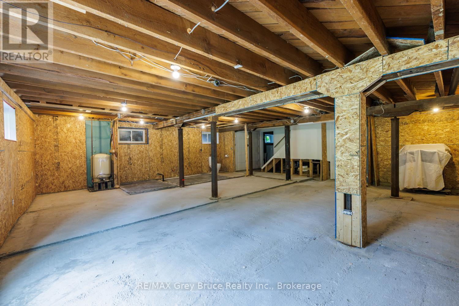 424 HURON ROAD - Image 37
