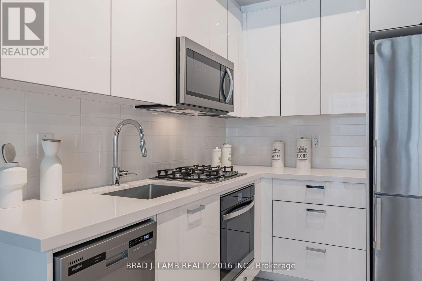 #315 195 MCCAUL STREET - 10