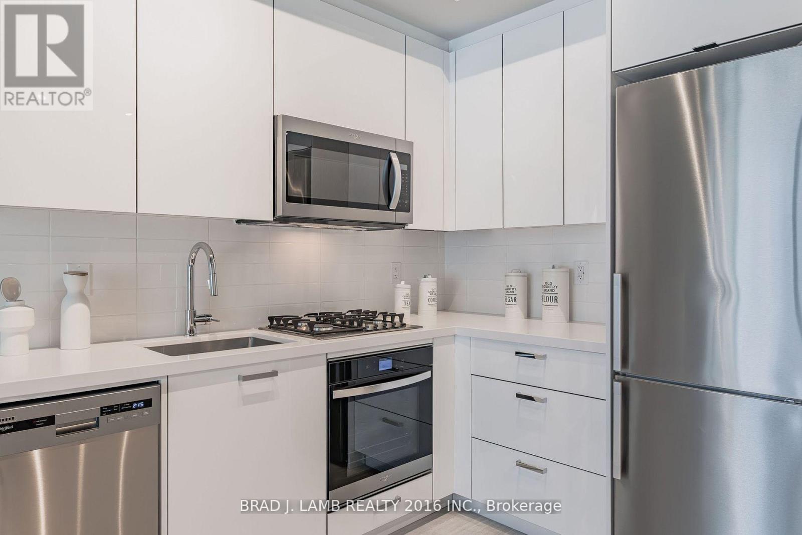 #315 195 MCCAUL STREET - 12