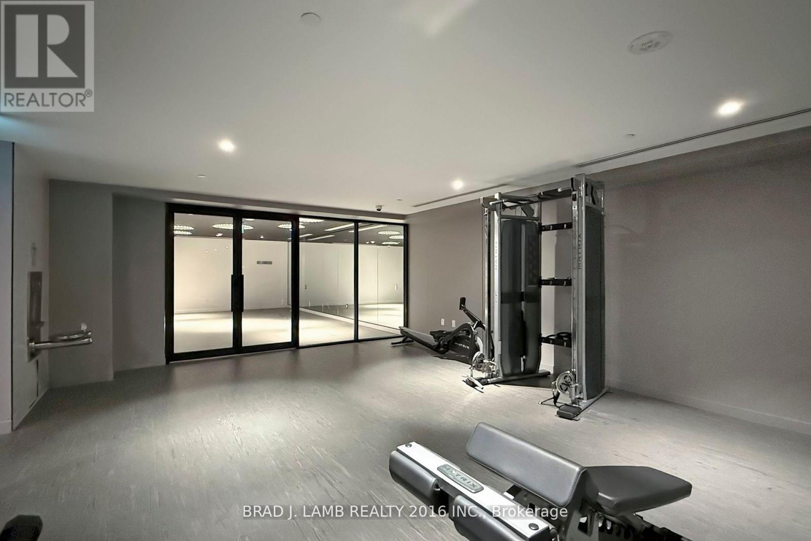 #315 195 MCCAUL STREET - 38
