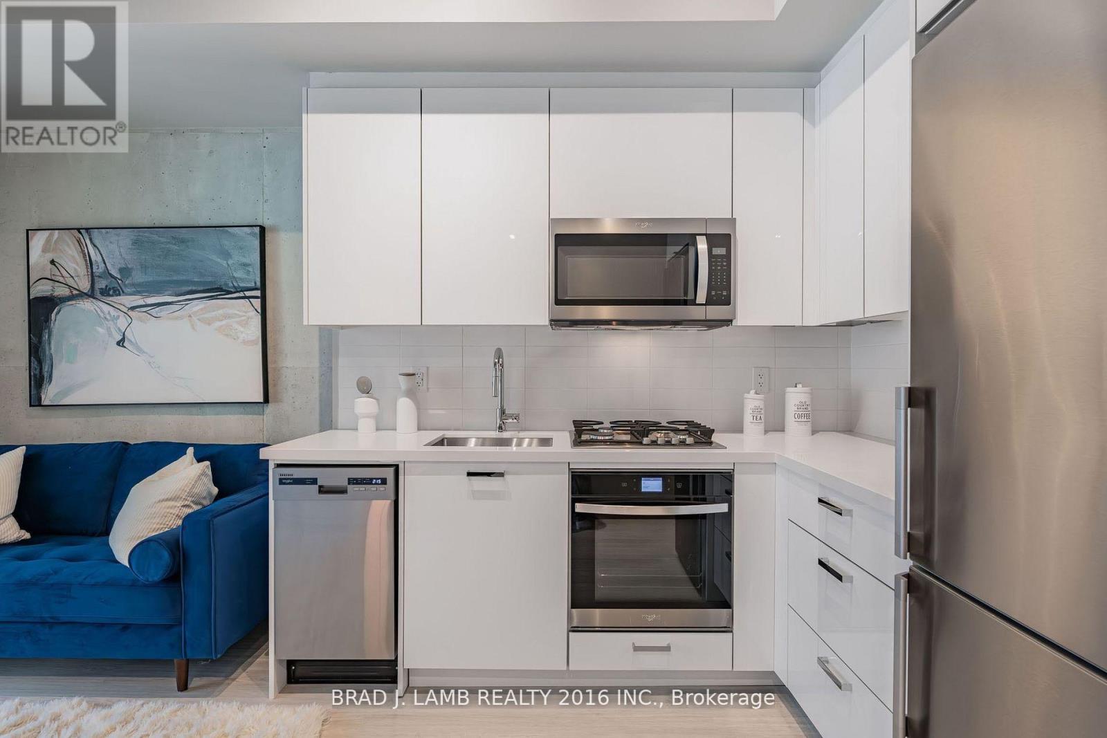 #315 195 MCCAUL STREET - 7