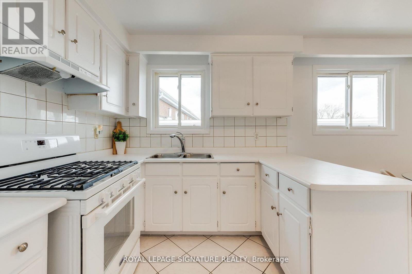 124 EDMONTON DRIVE - 10
