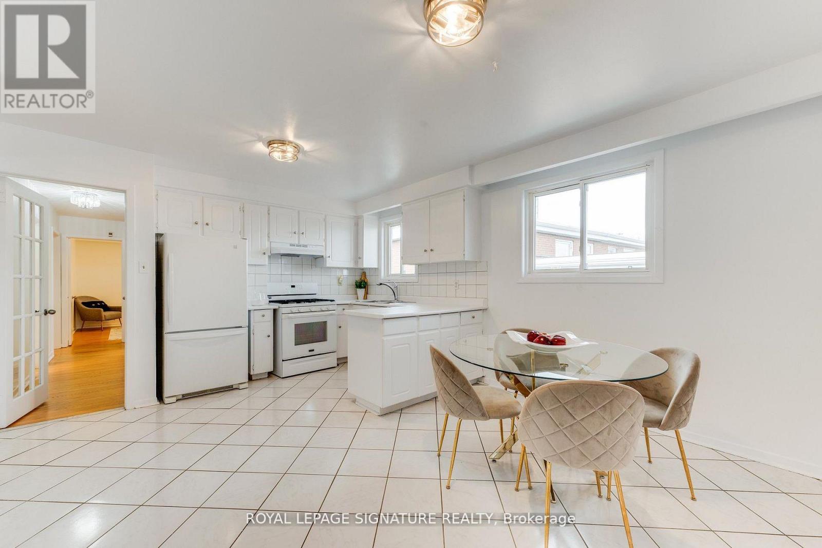 124 EDMONTON DRIVE - 11
