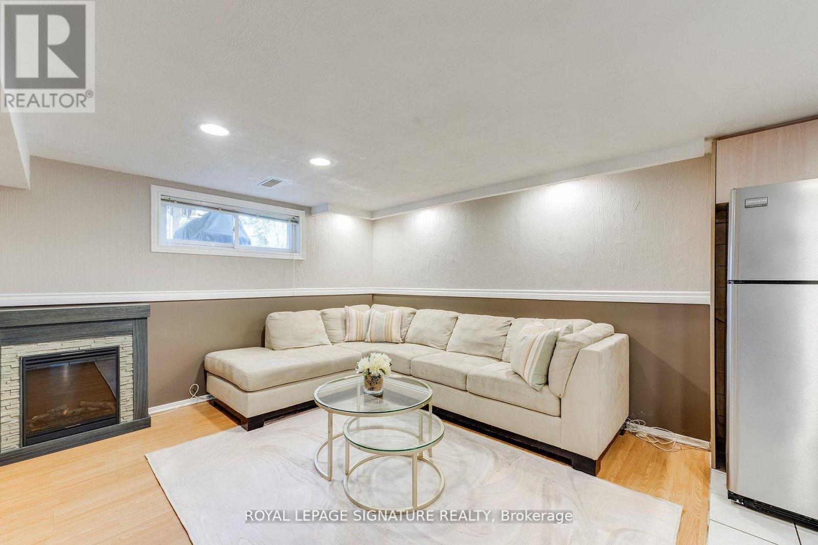 124 EDMONTON DRIVE - 19