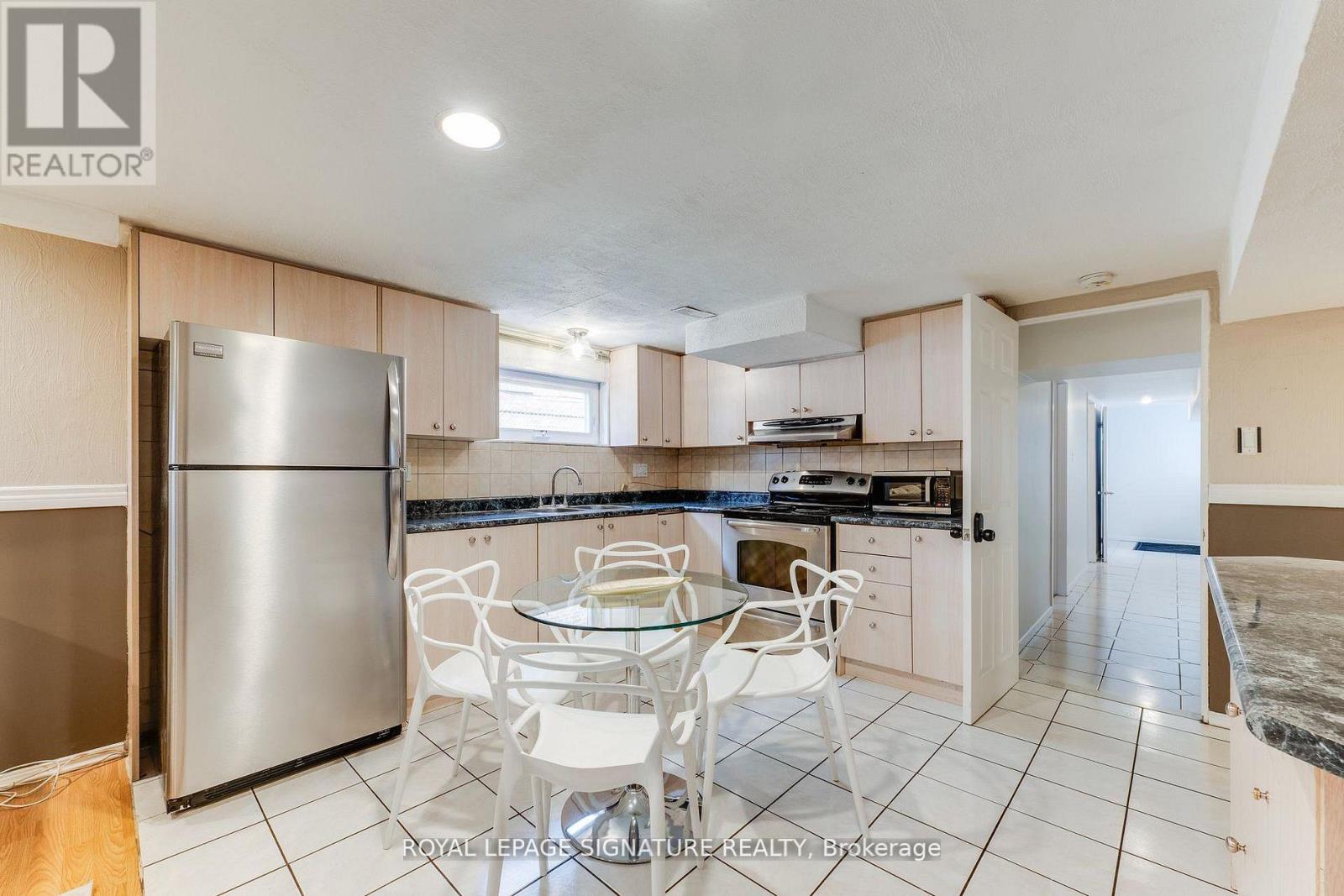 124 EDMONTON DRIVE - 20