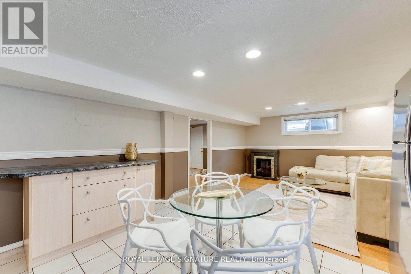 124 EDMONTON DRIVE - 22