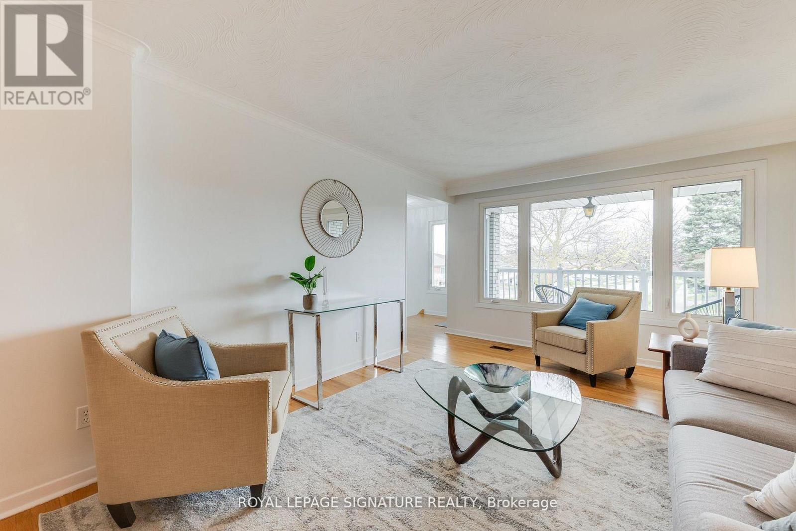 124 EDMONTON DRIVE - 4