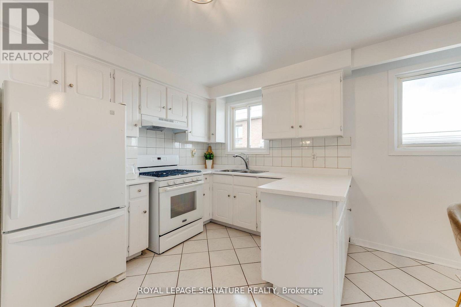 124 EDMONTON DRIVE - 9