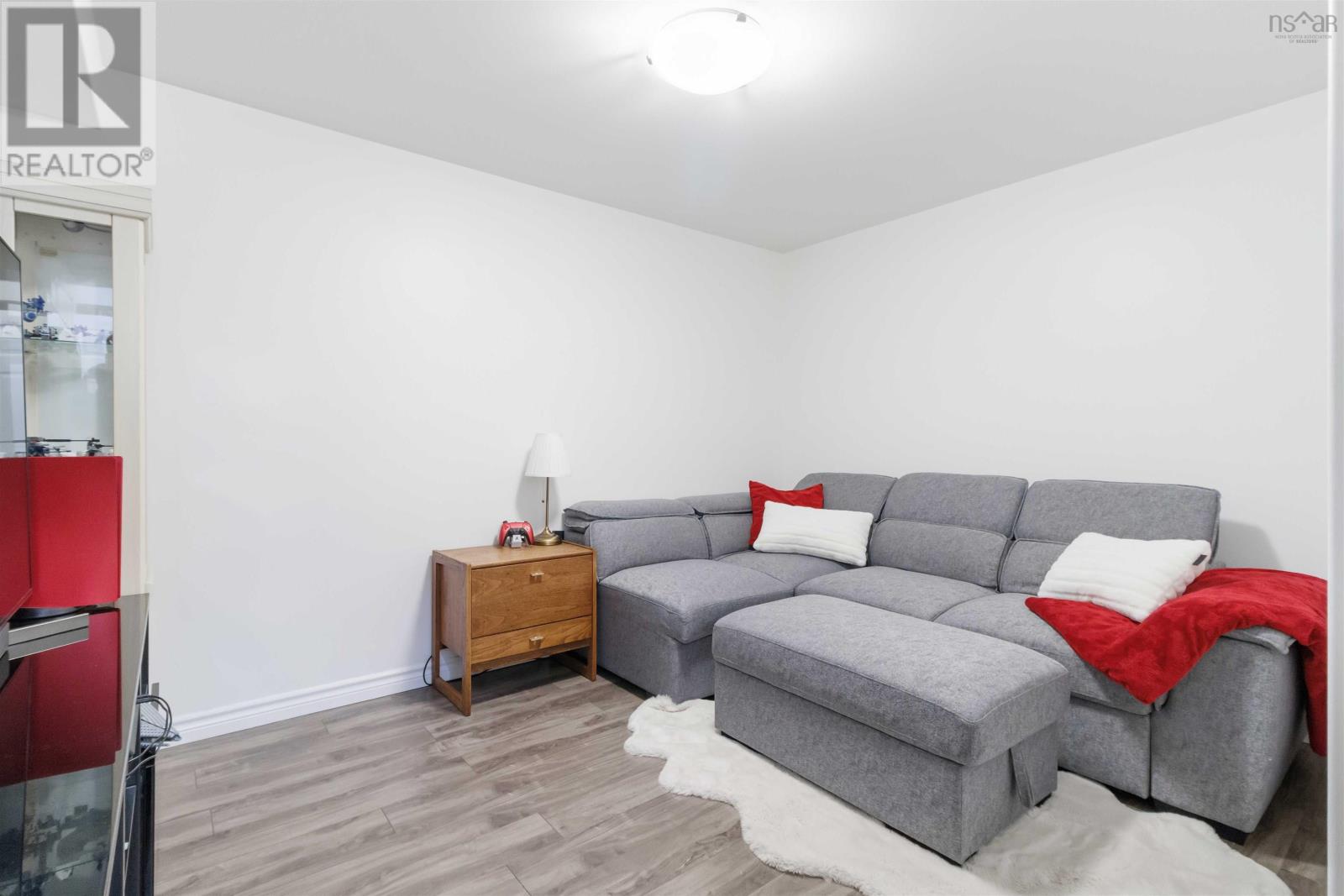 230 Nadia Drive - 32
